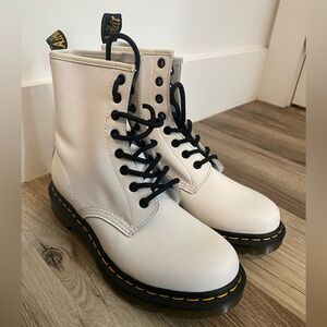 Dr. Martens, 1460 Women’s Smooth Leather Lace Up Boots (Size 8)